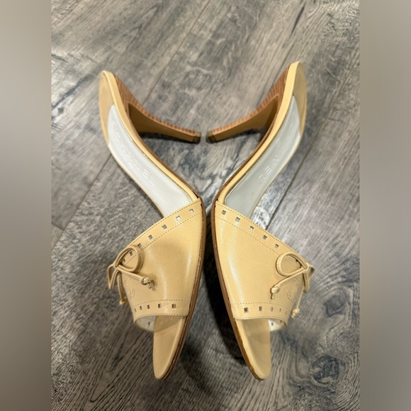 Chanel vintage heels - Picture 2 of 9